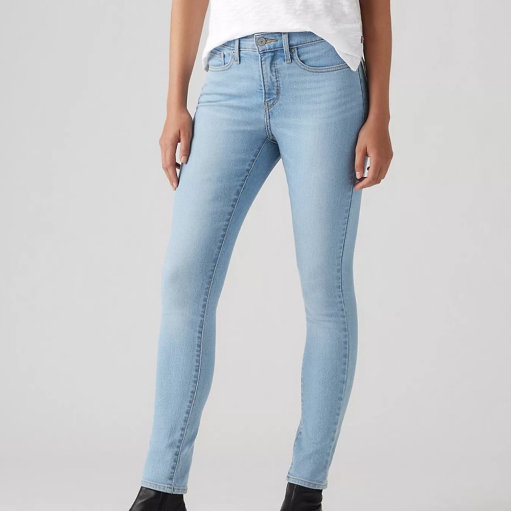 Levi's Women’s 311 Light Wash Mid Rise Shaping Skinny Hypersoft Jeans 28 x30 NWT